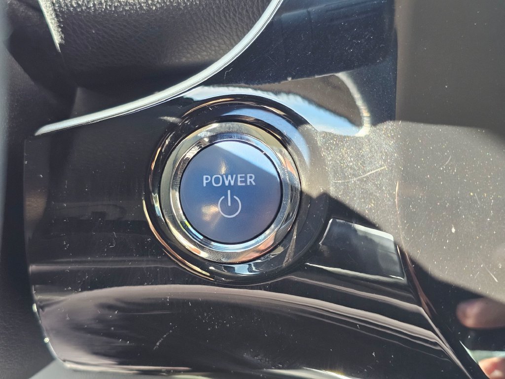 Used 2021 Toyota Prius LE AWD/4WD image 27