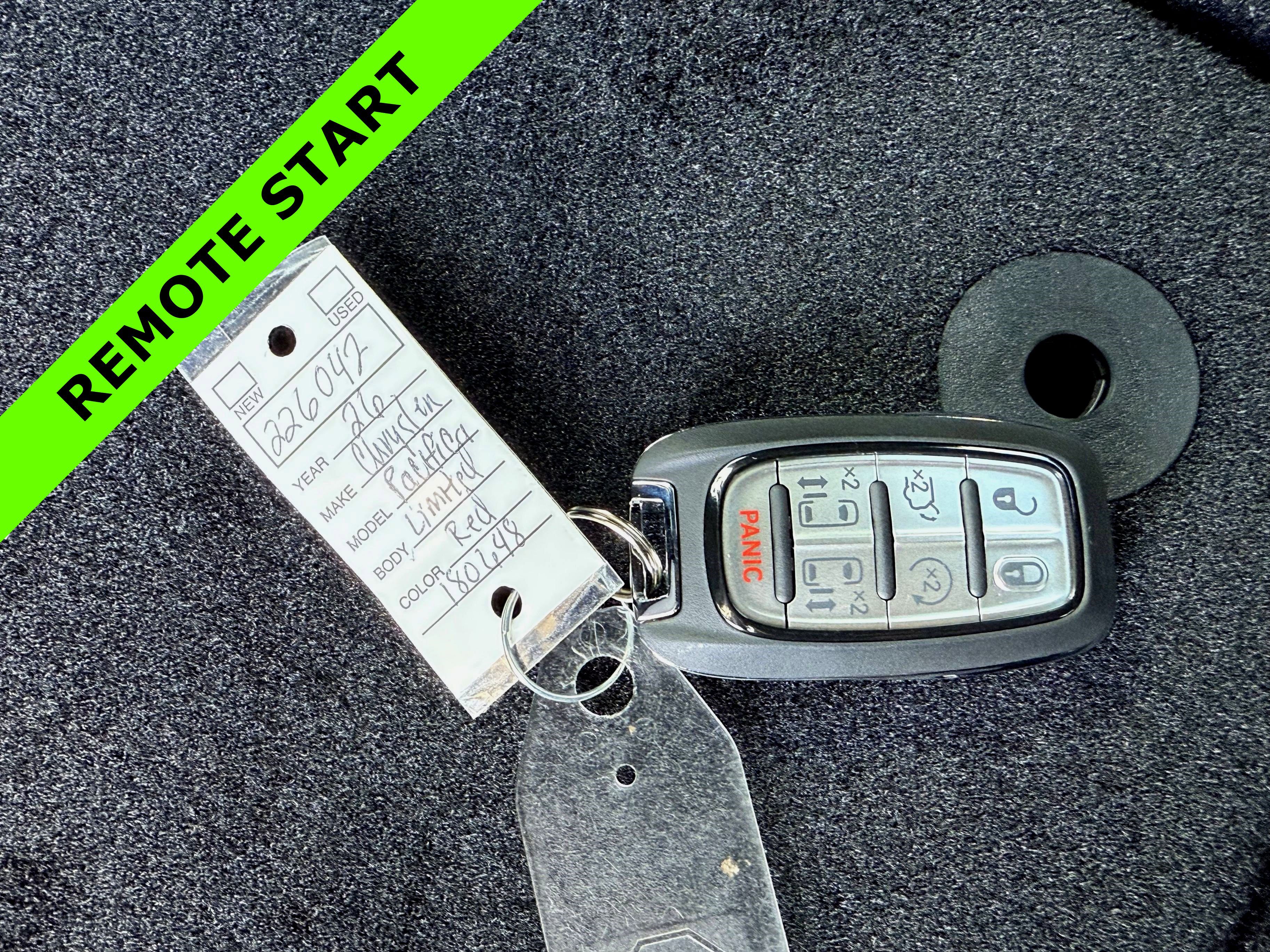 New 2026 Chrysler Pacifica Limited image 40