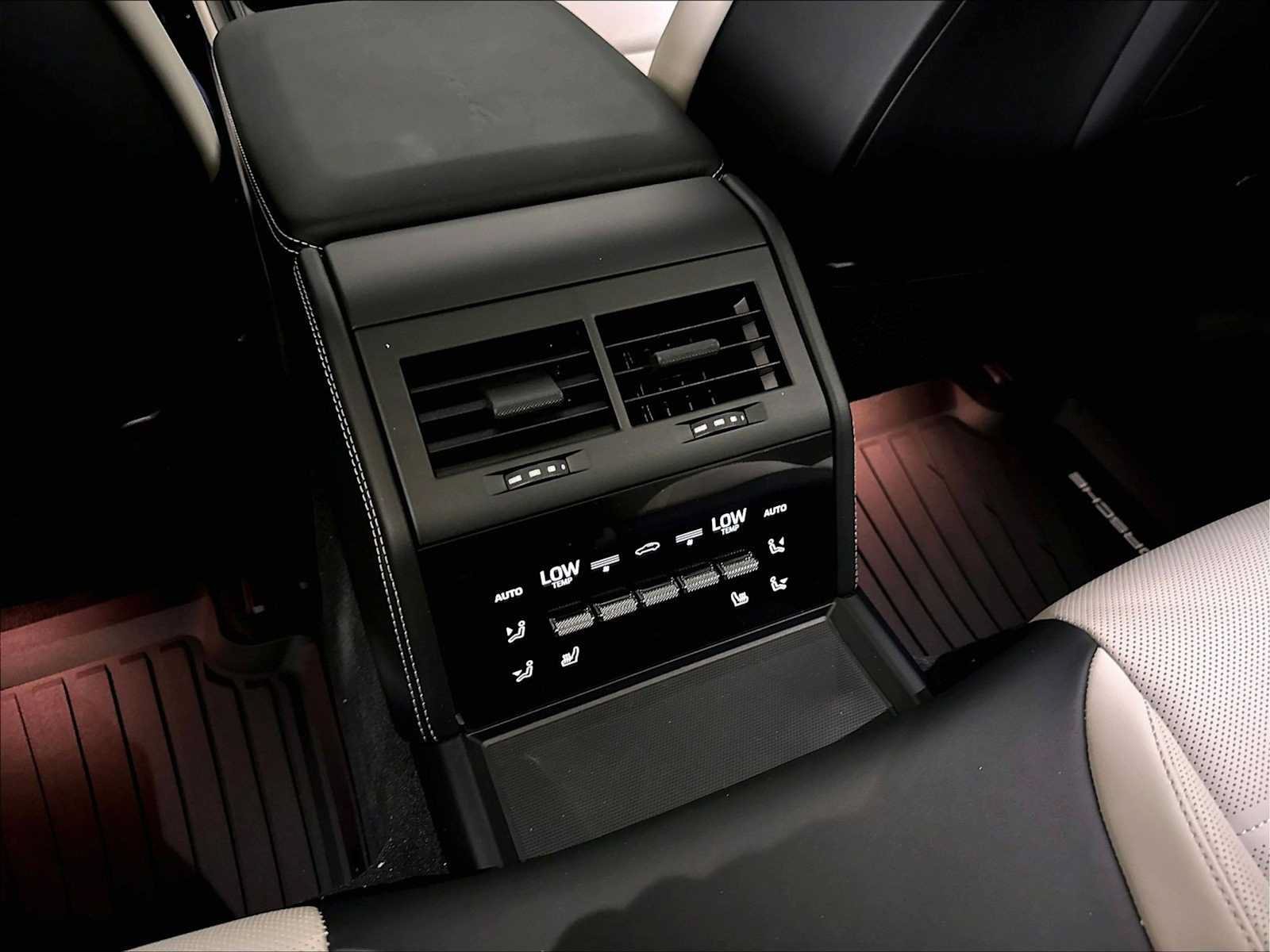 New 2026 Porsche Panamera 4 AWD/4WD image 26