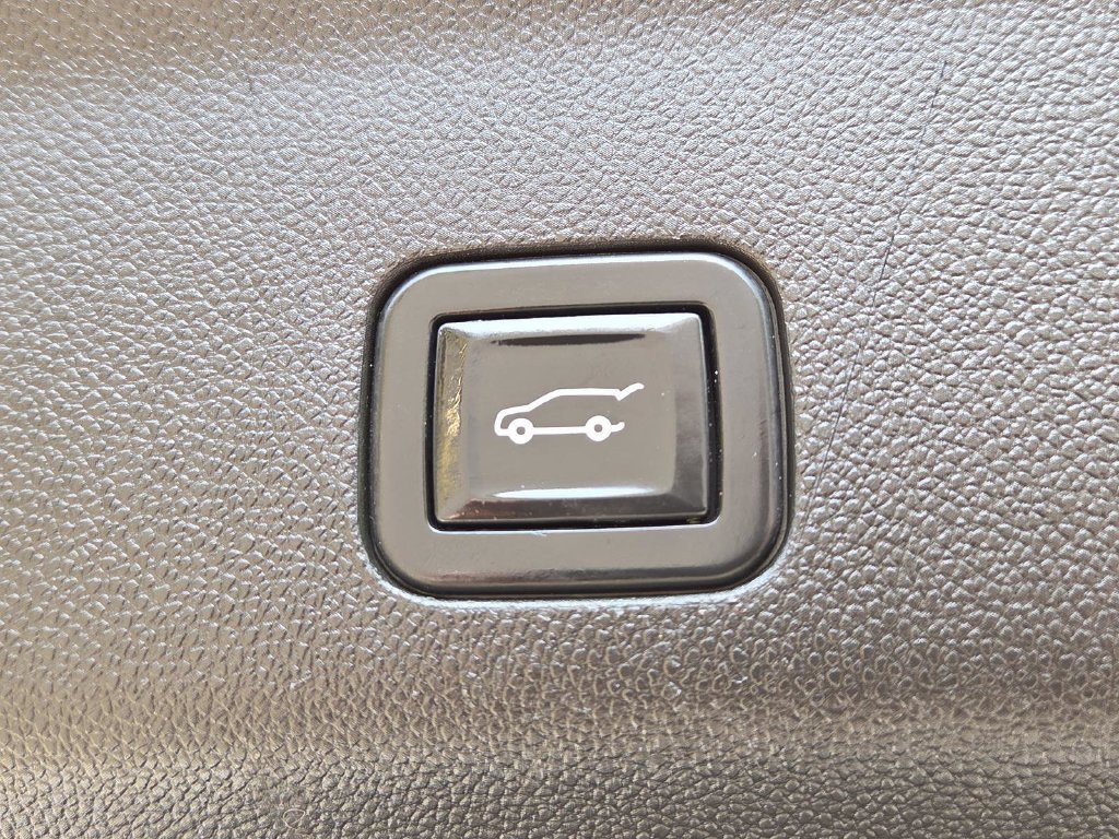 Used 2021 Chevrolet Tahoe High Country AWD/4WD image 19