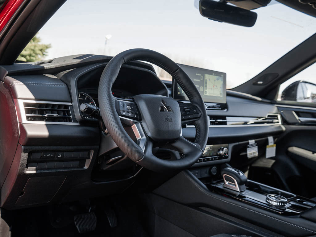 New 2026 Mitsubishi Outlander LE AWD/4WD image 18