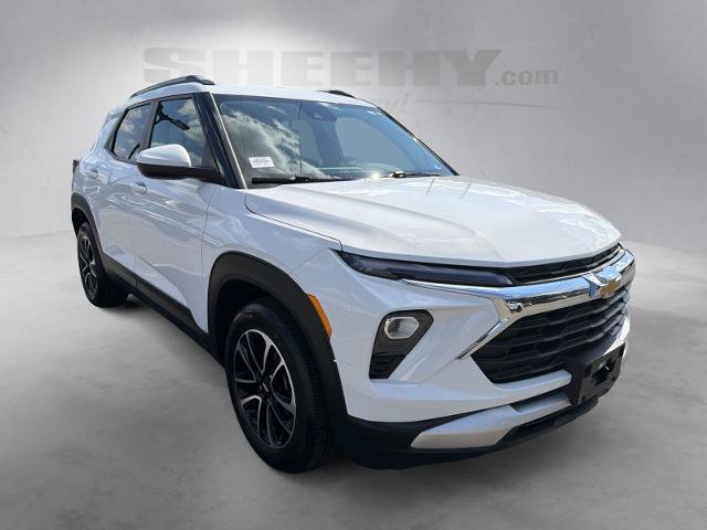Used 2024 Chevrolet TrailBlazer LT w/ LT Cold Weather Package FWD image 2