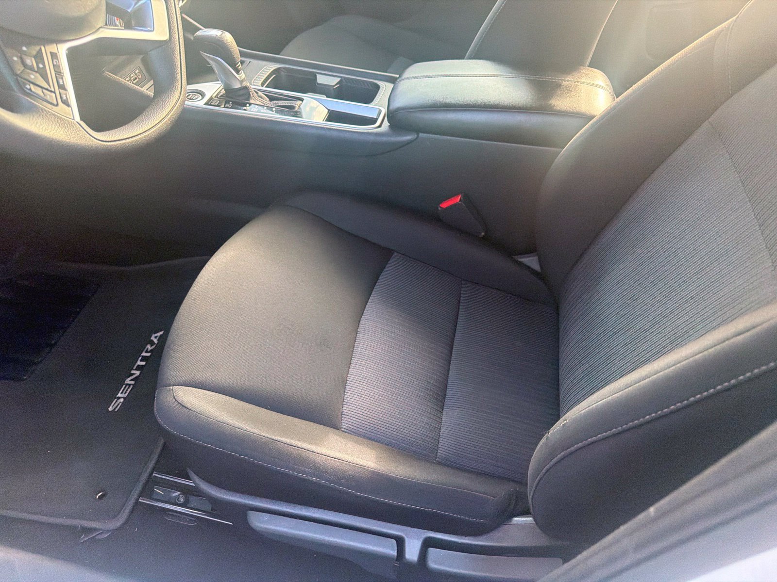 Used 2024 Nissan Sentra SV FWD image 12