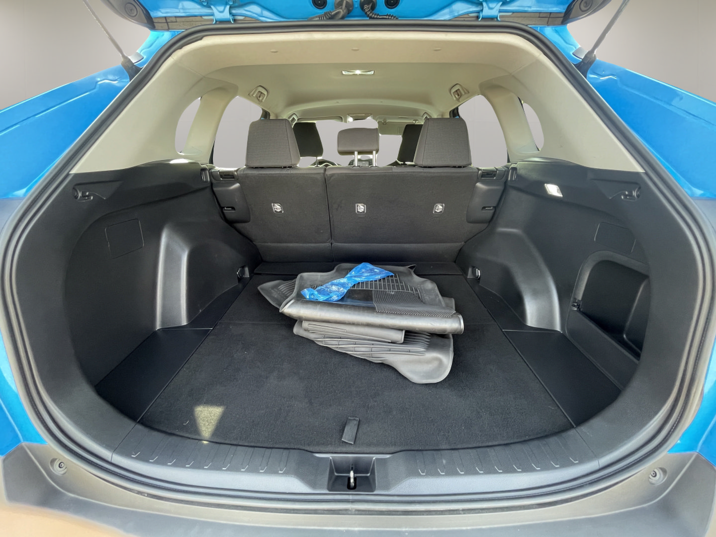 Used 2021 Toyota RAV4 LE AWD/4WD image 31