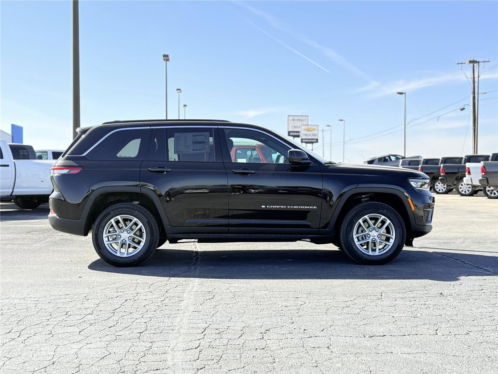 New 2025 Jeep Grand Cherokee 4WD image 4