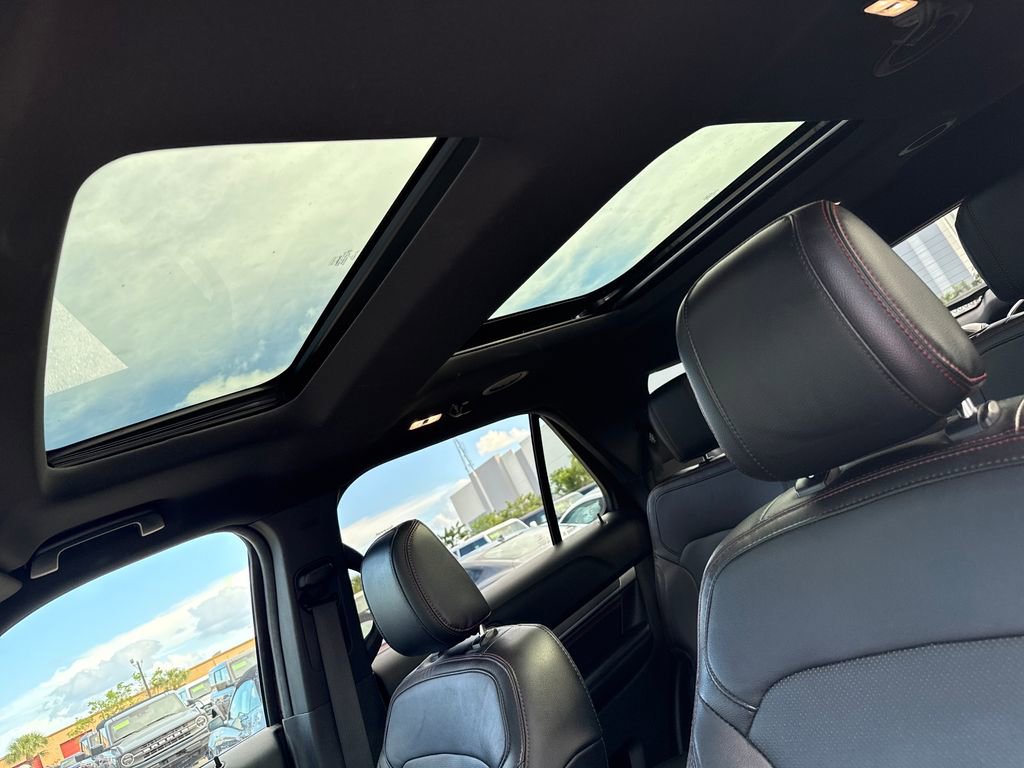 Certified 2018 Ford Explorer Sport w/ Equipment Group 401A image 8