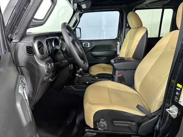 Used 2023 Jeep Wrangler Unlimited w/ Cold Weather Group image 10