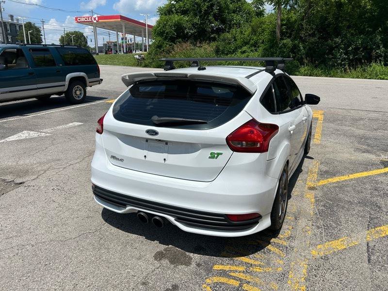 Used 2017 Ford Focus ST FWD image 5