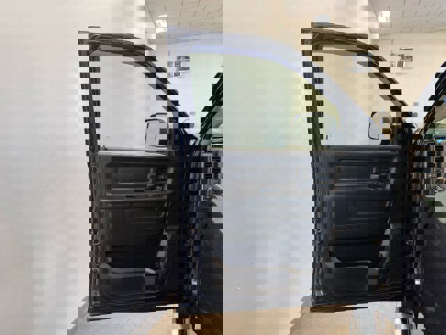 Used 2017 RAM 2500 Tradesman w/ Chrome Appearance Group image 15