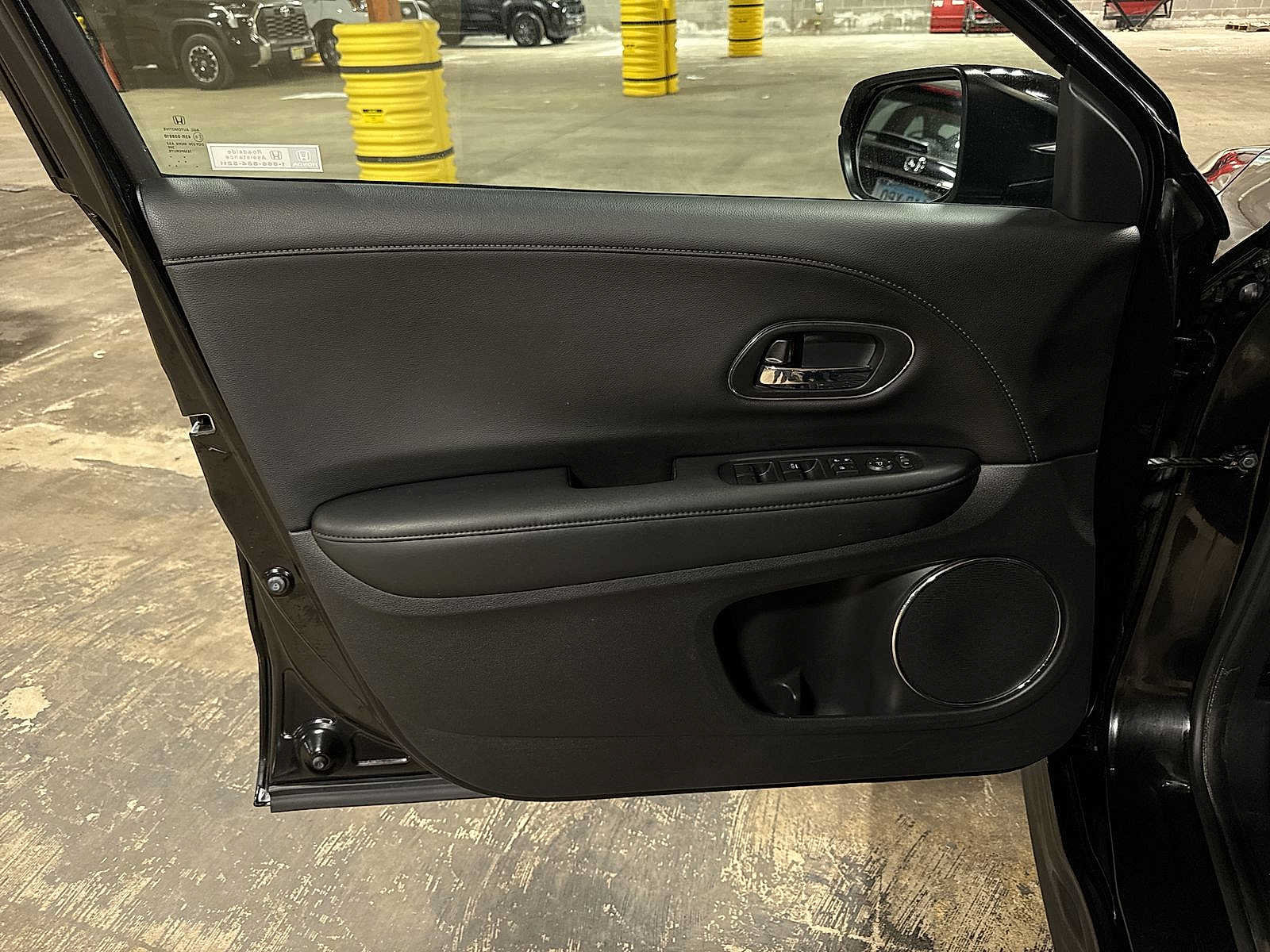 Used 2020 Honda HR-V Touring image 30