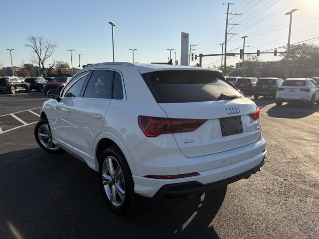Used 2024 Audi Q3 2.0T Premium AWD/4WD image 3
