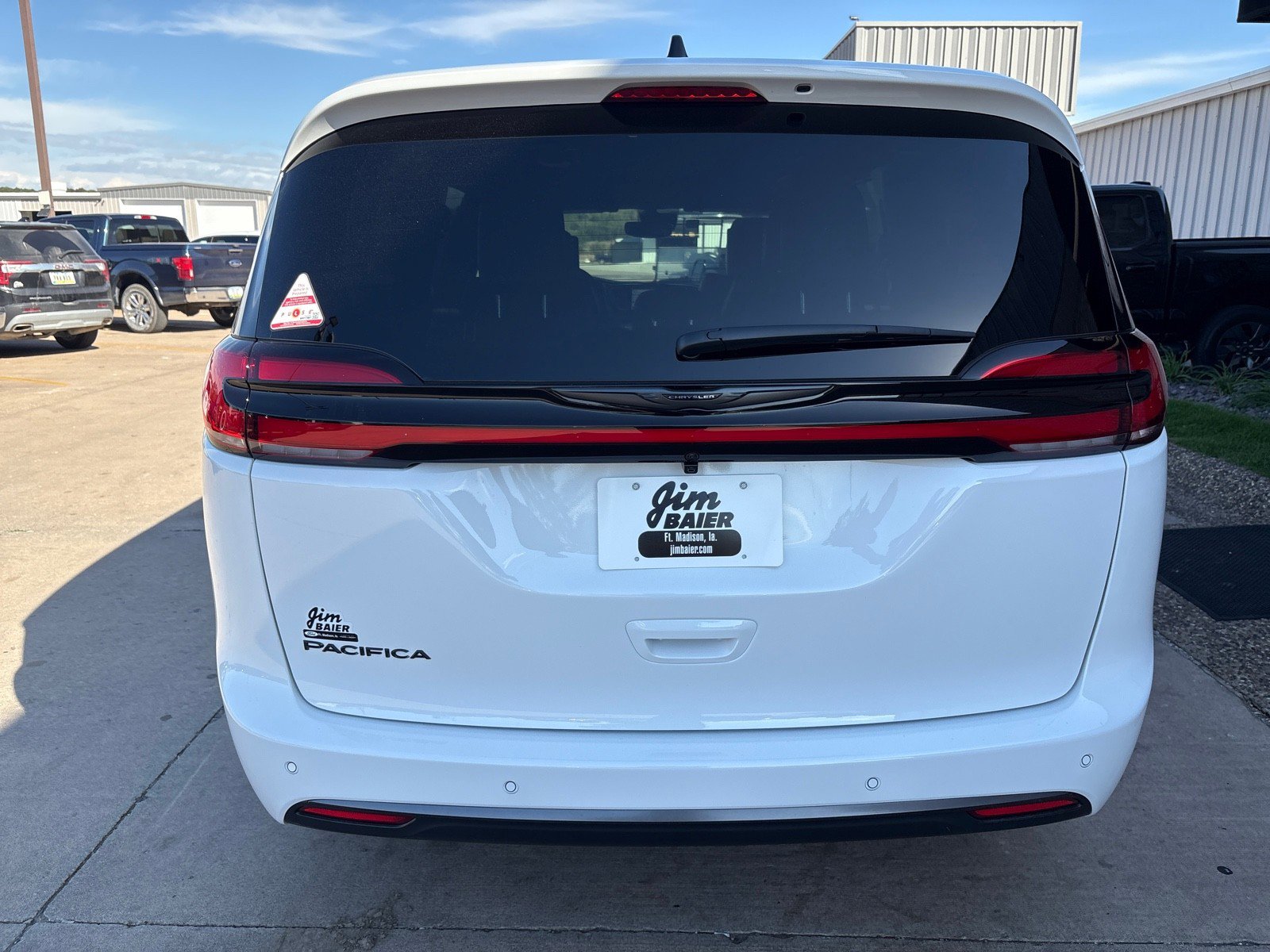New 2026 Chrysler Pacifica Select image 11