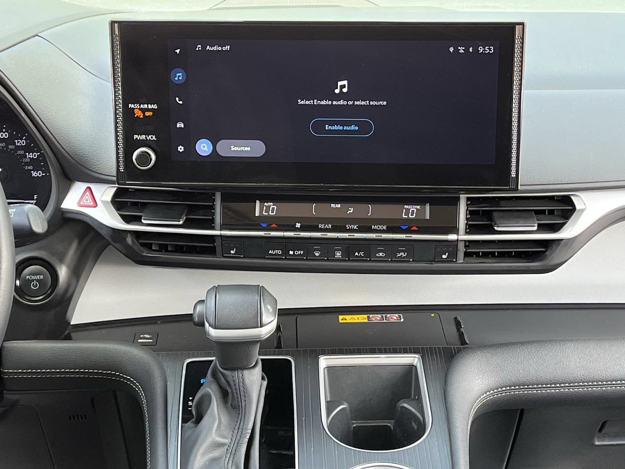 Used 2025 Toyota Sienna XLE FWD image 15