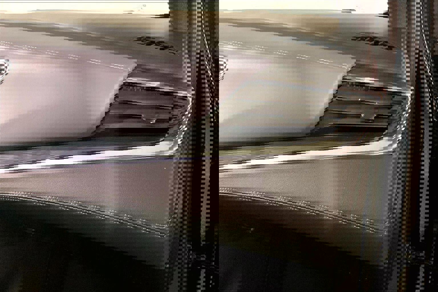 Used 2023 Buick Enclave Essence image 16