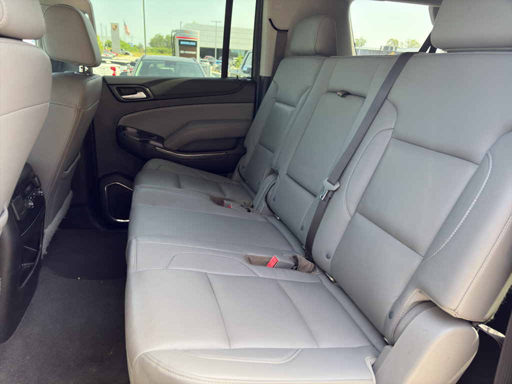 Used 2020 Chevrolet Suburban LT RWD image 17