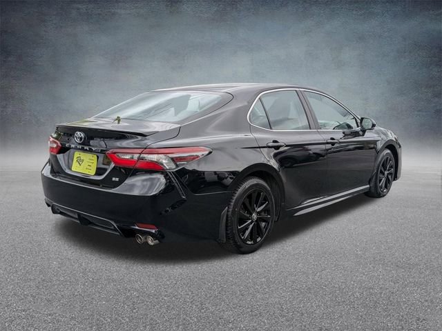 Used 2024 Toyota Camry SE FWD image 3