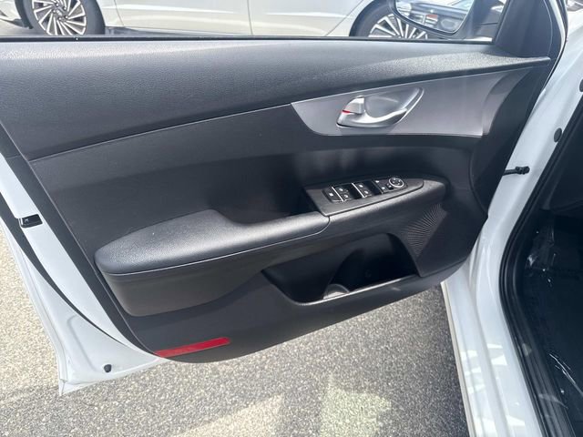 Used 2023 Kia Forte LXS image 17