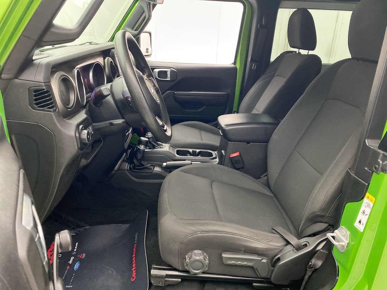 Used 2018 Jeep Wrangler Sport AWD/4WD image 14
