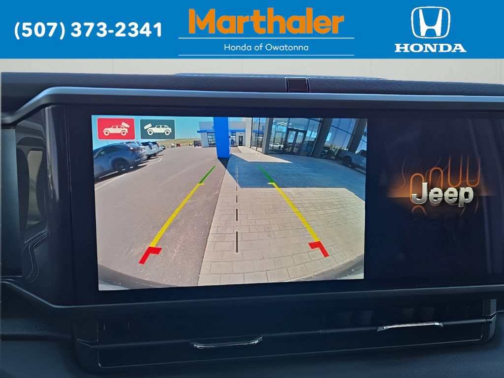 Used 2024 Jeep Wrangler Unlimited Sahara w/ Technology Group AWD/4WD image 27