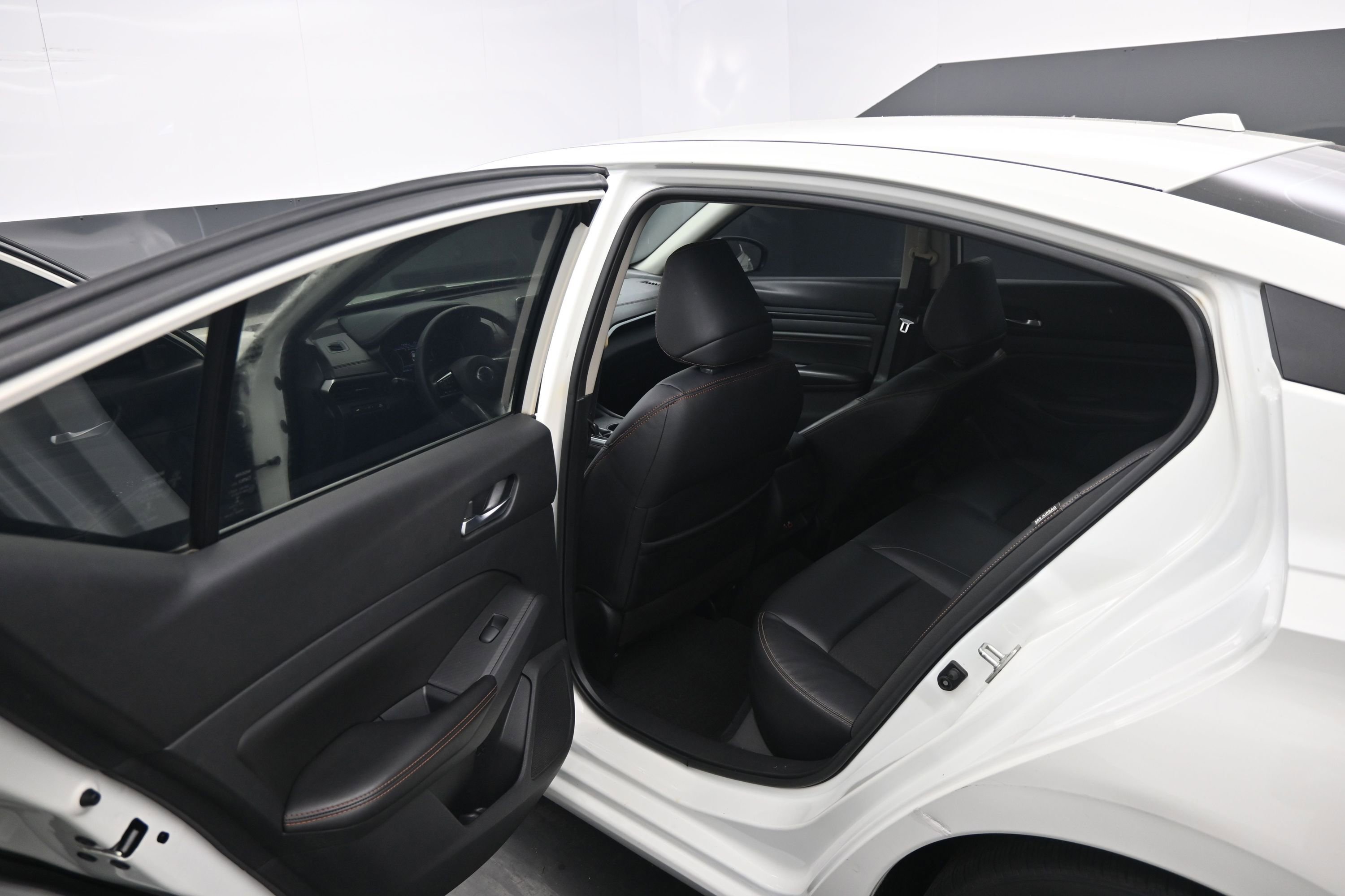 Used 2021 Nissan Altima 2.5 SR w/ SR Premium Package FWD image 16