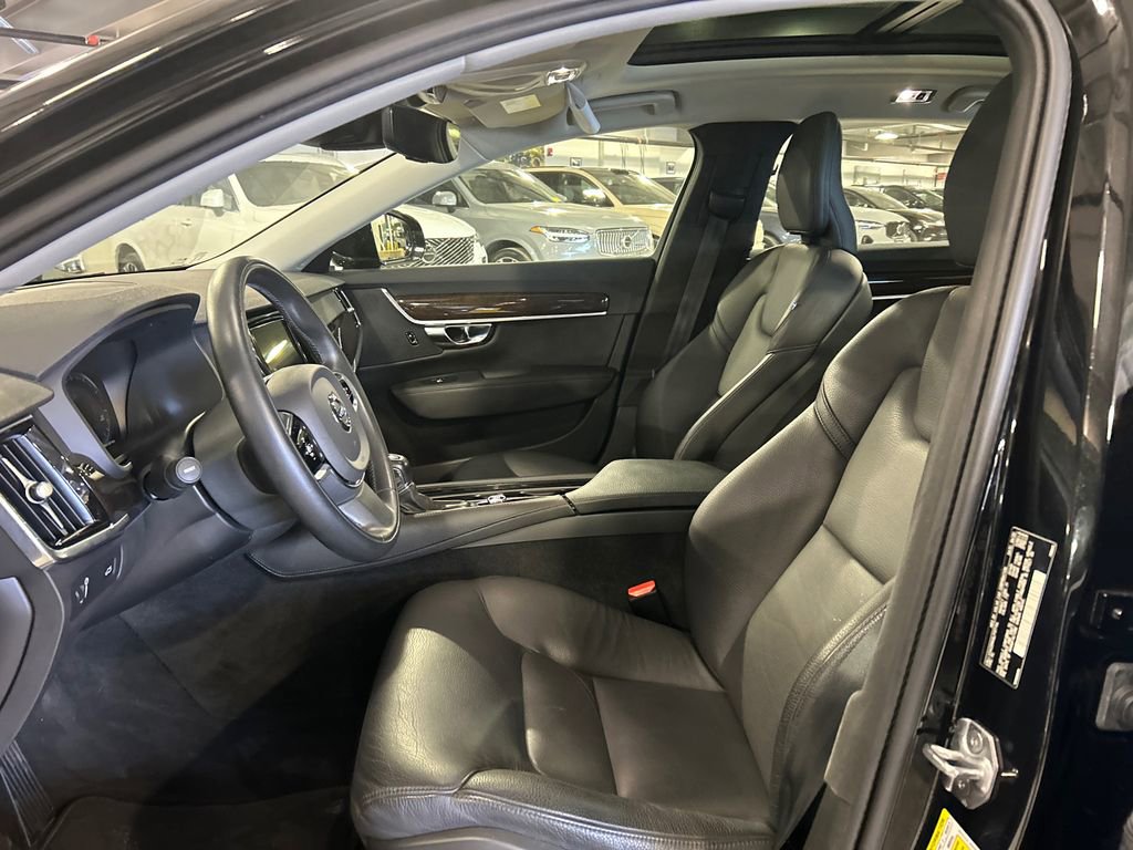 Used 2020 Volvo S90 T6 Momentum w/ Protection Package Premier image 10