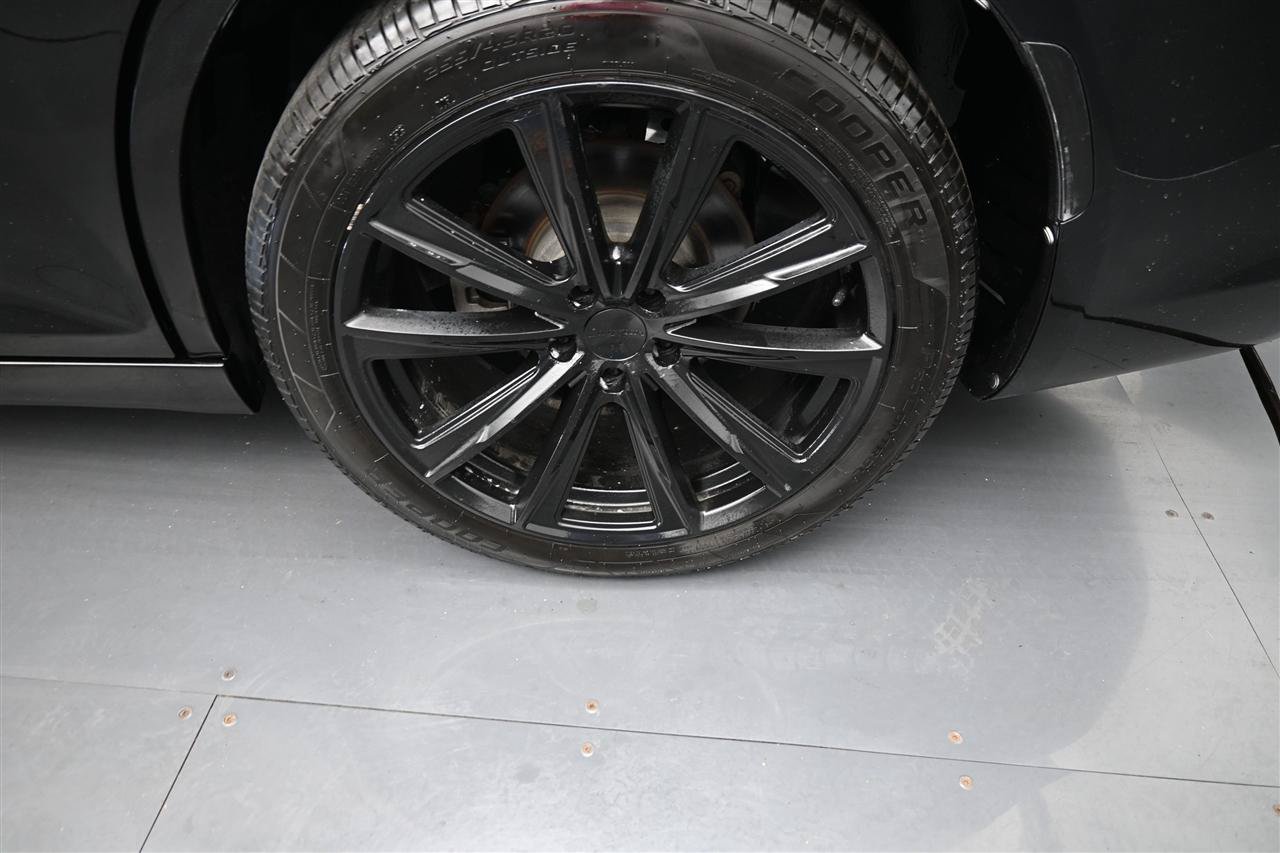 Used 2021 Chrysler 300 Touring w/ Sport Appearance Package RWD image 20