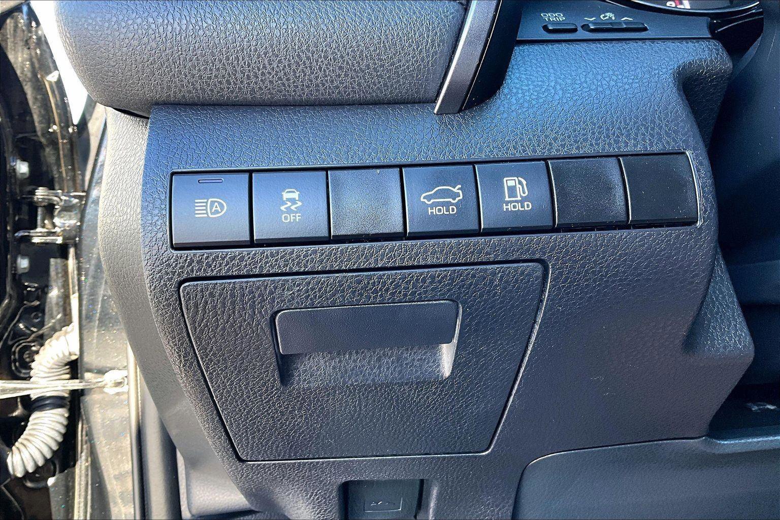 Used 2023 Toyota Camry SE image 29