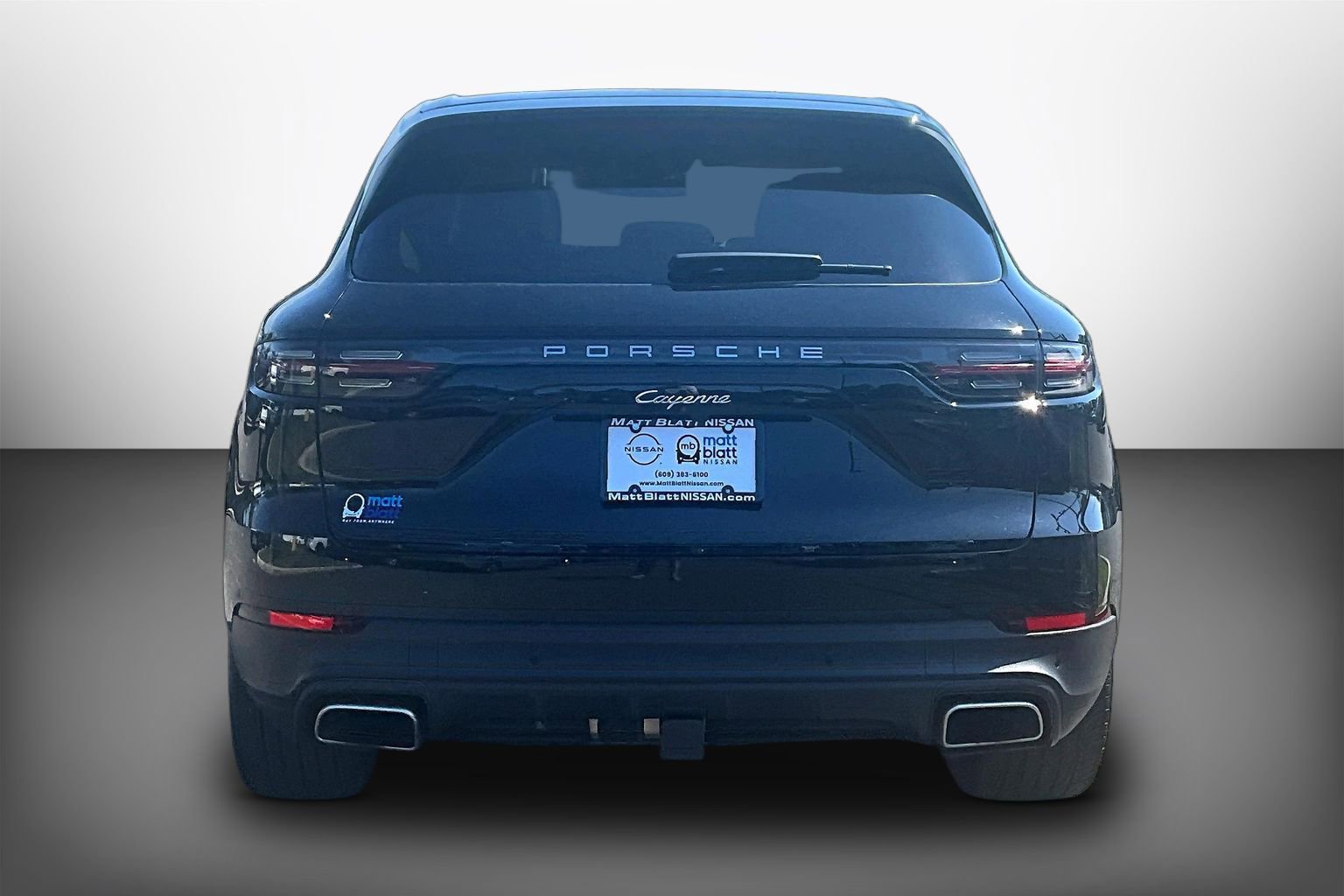 Used 2023 Porsche Cayenne Platinum Edition AWD/4WD image 3