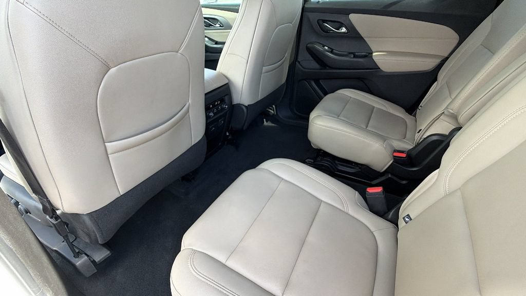 Used 2023 Chevrolet Traverse LT w/ LT Premium Package AWD/4WD image 24