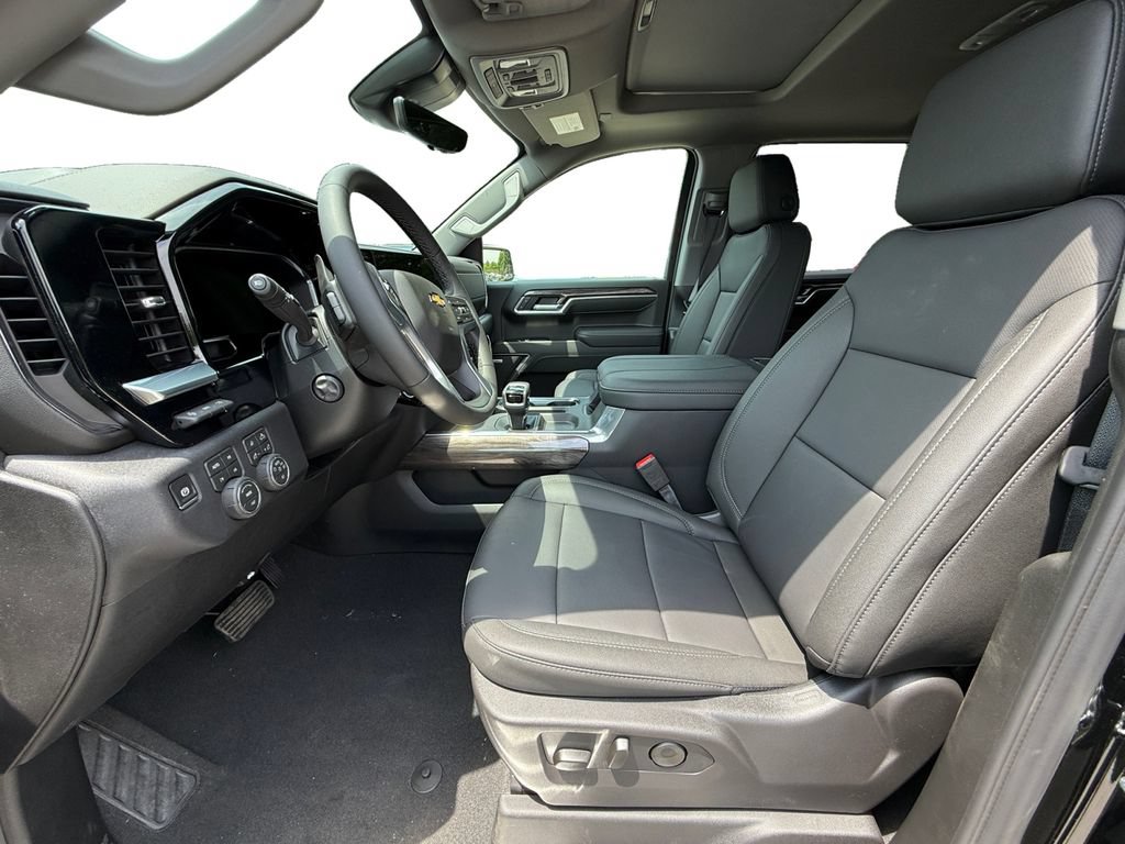 New 2026 Chevrolet Silverado 1500 LTZ w/ Technology Package AWD/4WD image 9