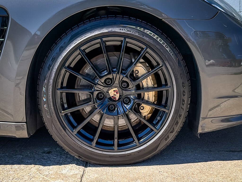 Used 2014 Porsche Panamera AWD/4WD image 16