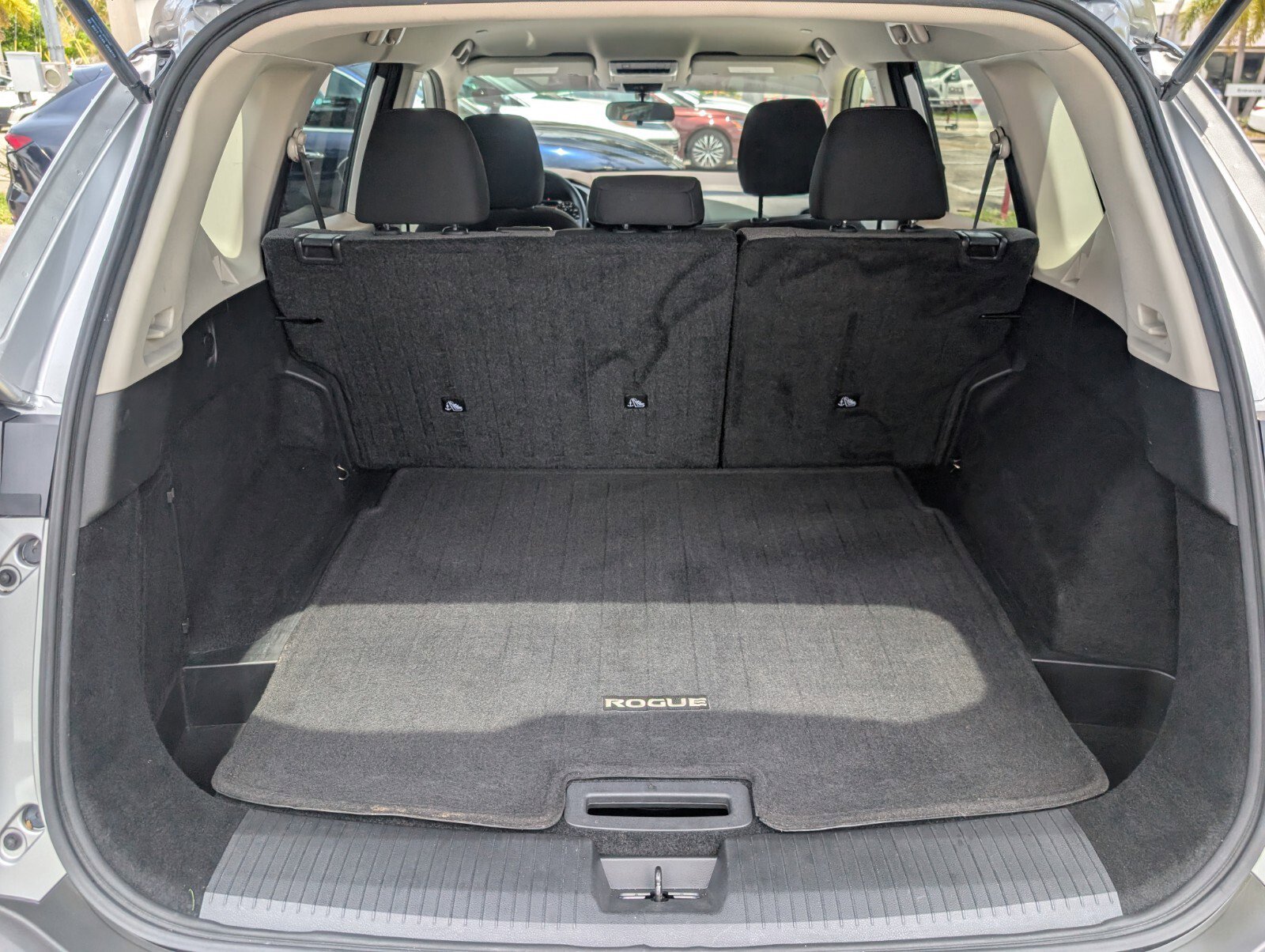 Used 2022 Nissan Rogue SV FWD image 13