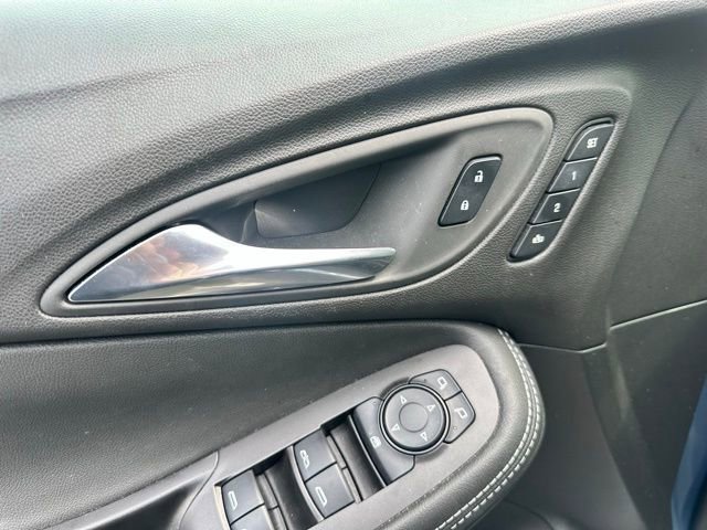 Used 2024 Buick Encore GX Avenir image 25