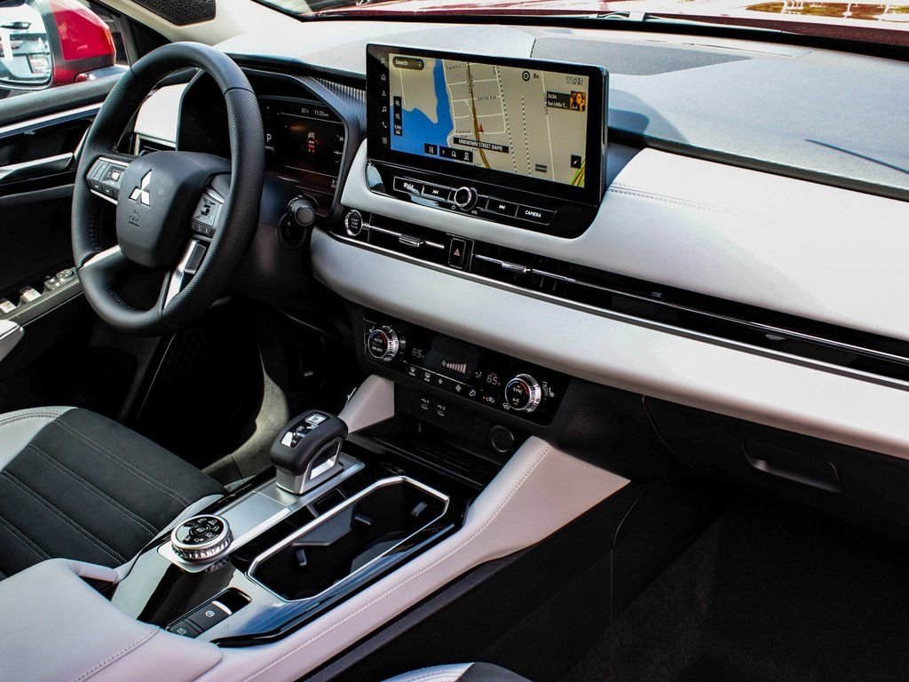 New 2025 Mitsubishi Outlander SE AWD/4WD image 43
