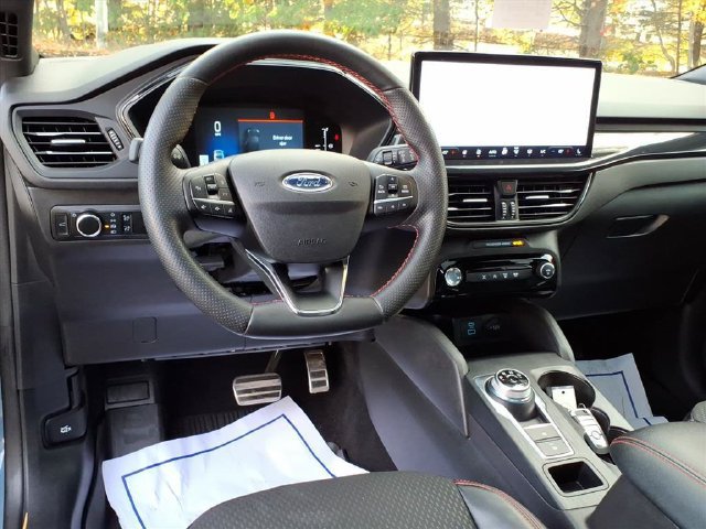 Used 2023 Ford Escape ST-Line w/ Tech Pack #1 AWD/4WD image 19