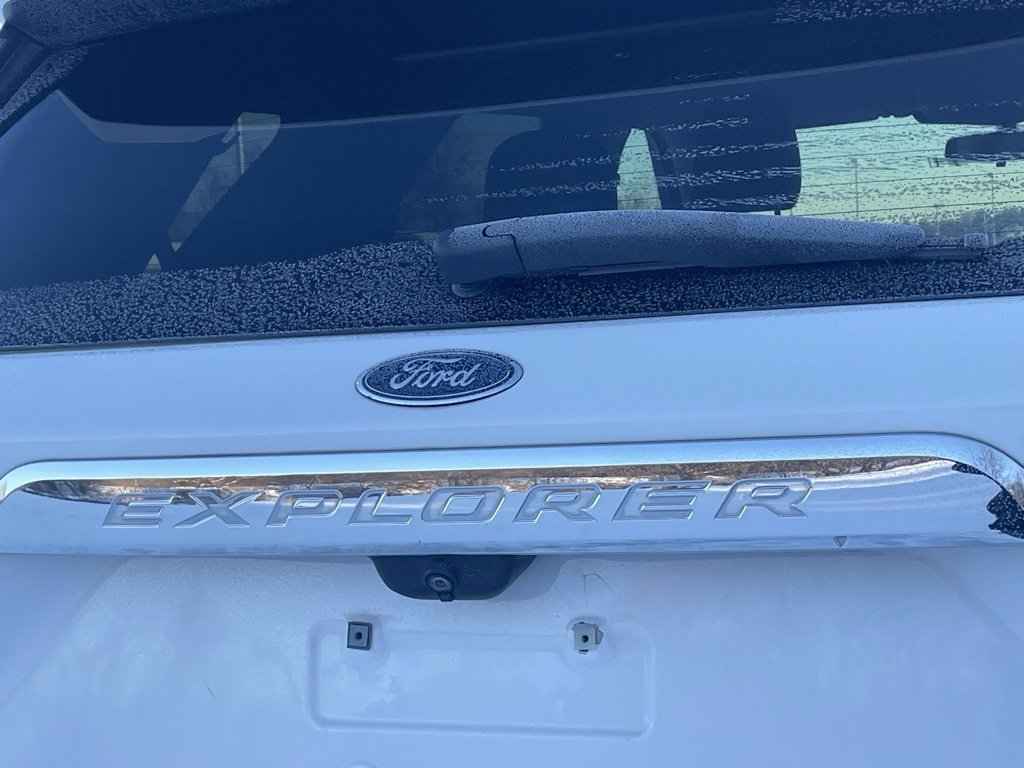 Used 2022 Ford Explorer XLT image 20
