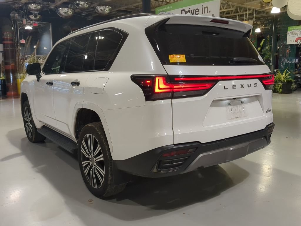 Used 2024 Lexus LX 600 4WD w/ Appearance Package image 9