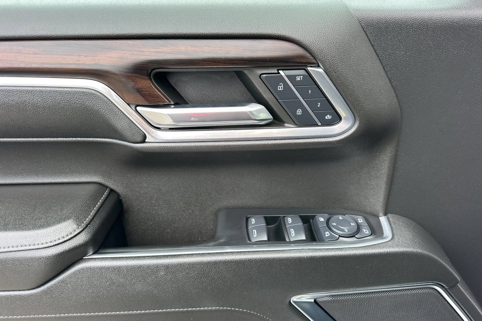 Certified 2024 GMC Sierra 1500 SLT RWD image 11