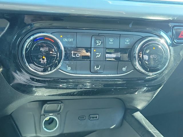 Used 2024 Chevrolet Trax LT w/ Driver Confidence Package image 30