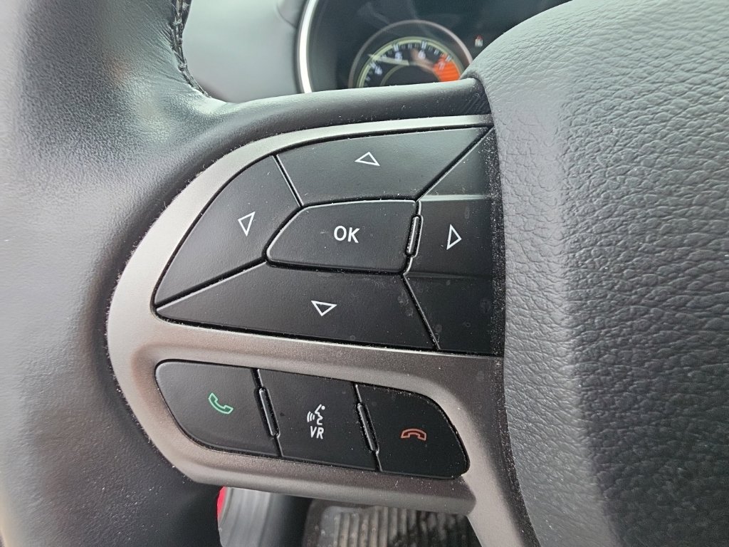 Used 2019 Jeep Cherokee Overland FWD image 20