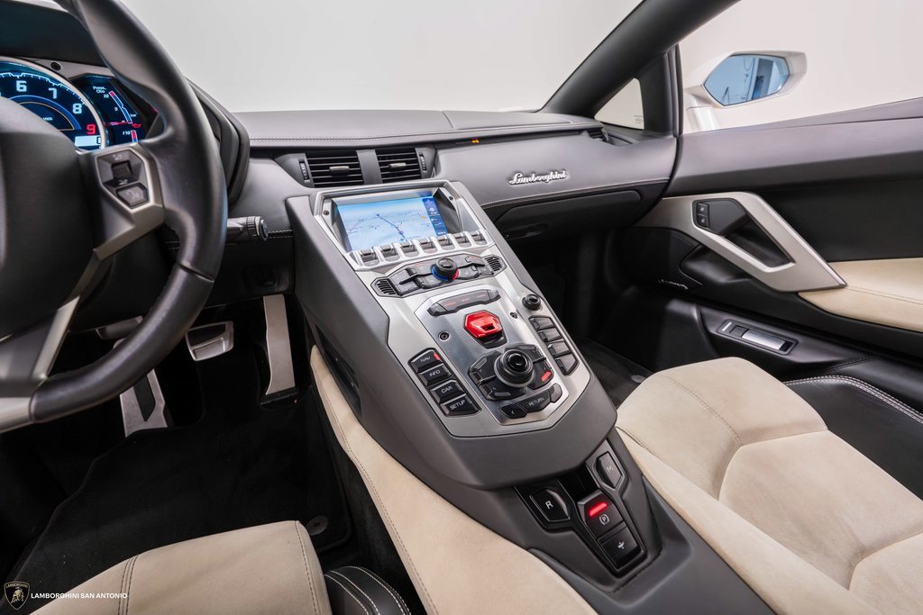 Used 2015 Lamborghini Aventador LP 700-4 image 44