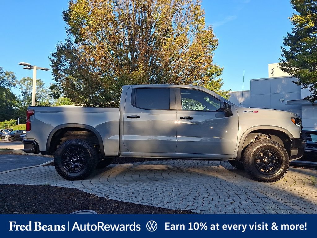 Used 2024 Chevrolet Silverado 1500 ZR2 w/ Technology Package AWD/4WD image 9