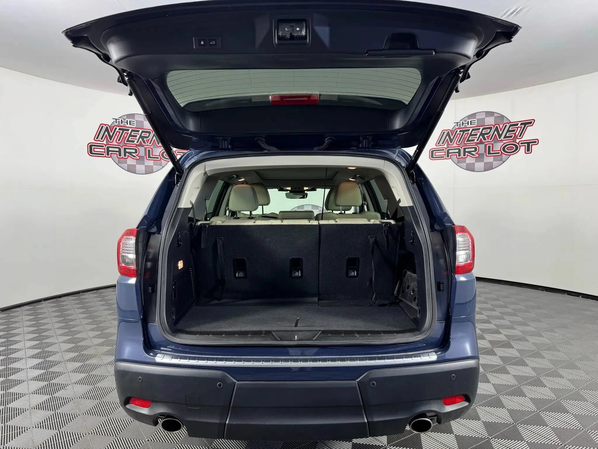 Used 2024 Subaru Ascent Limited w/ Technology Package AWD/4WD image 29