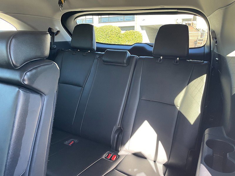 Used 2020 Toyota Highlander XLE image 33