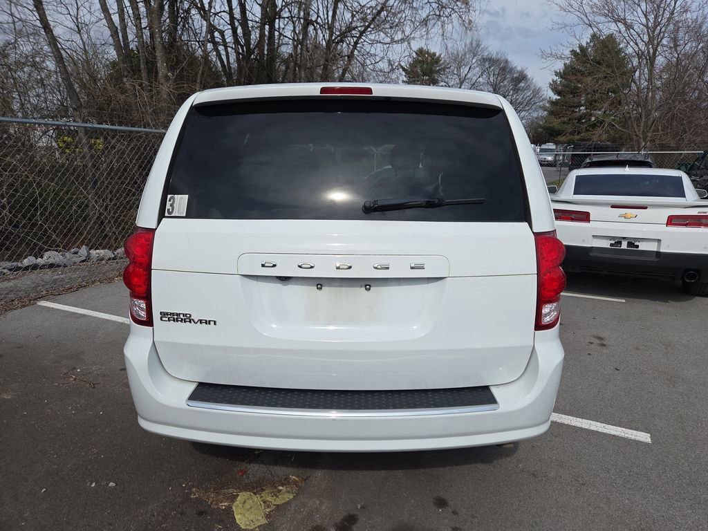 Used 2019 Dodge Grand Caravan SE w/ UConnect Hands-Free Group image 4