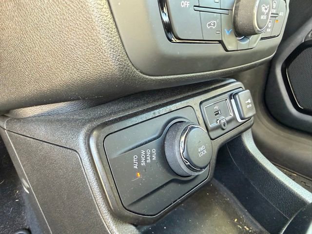 Used 2023 Jeep Renegade Altitude image 20