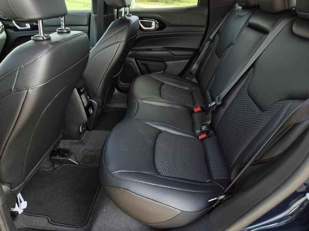 New 2027 Jeep Compass Latitude AWD/4WD image 25