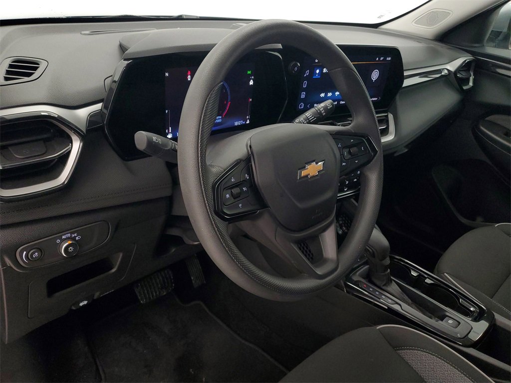 Used 2025 Chevrolet TrailBlazer LT image 12