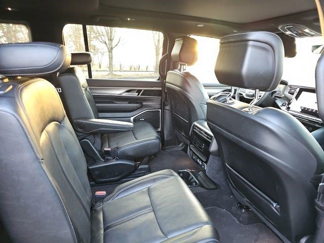 Used 2023 Jeep Wagoneer Series II image 16