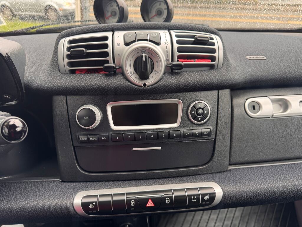 Used 2016 smart fortwo electric drive image 13